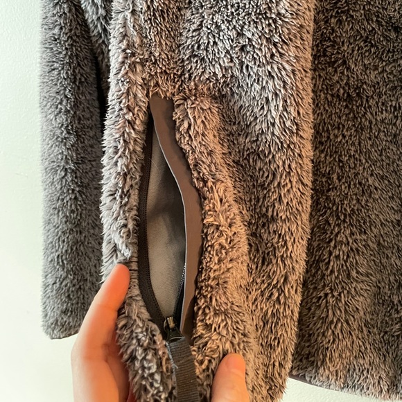 L.L. Bean Fleece Pullover - Picture 3 of 5